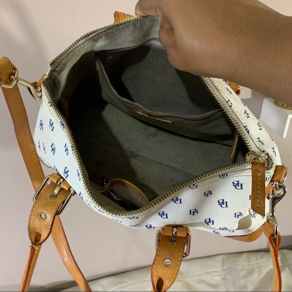 Dooney & Bourke White Leather Domed Satchel Bag - Picture 13 of 15